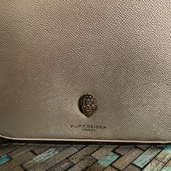 Kurt Geiger London Richmond Crossbody Bag
Kurt Geiger London - Picture 8 of 13